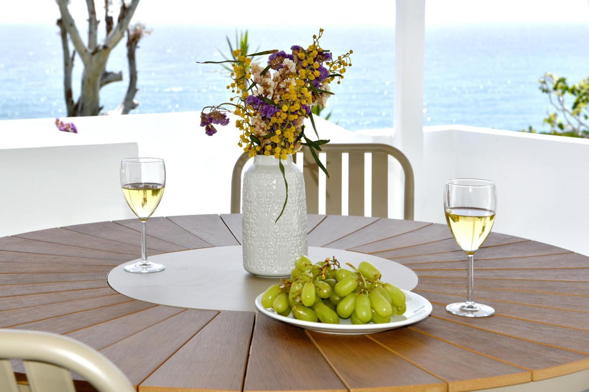 Giourgas Studios & Apartments Προβατάς Εξωτερικό φωτογραφία